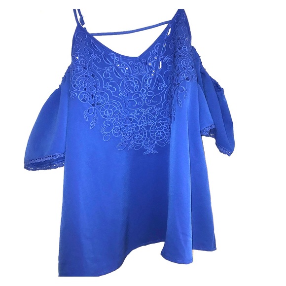 •NWOT• FRANCESCA’S OPEN SHOULDER TOP - Picture 1 of 3